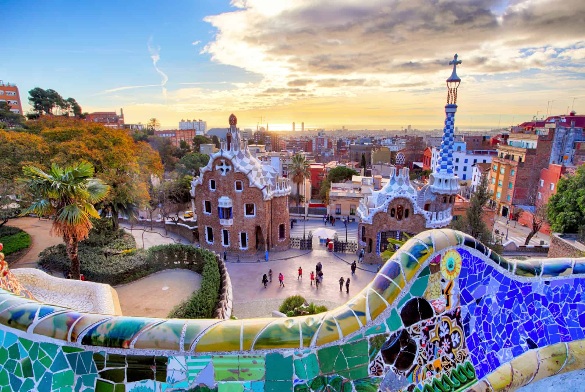 parc guell a barcelone en aout