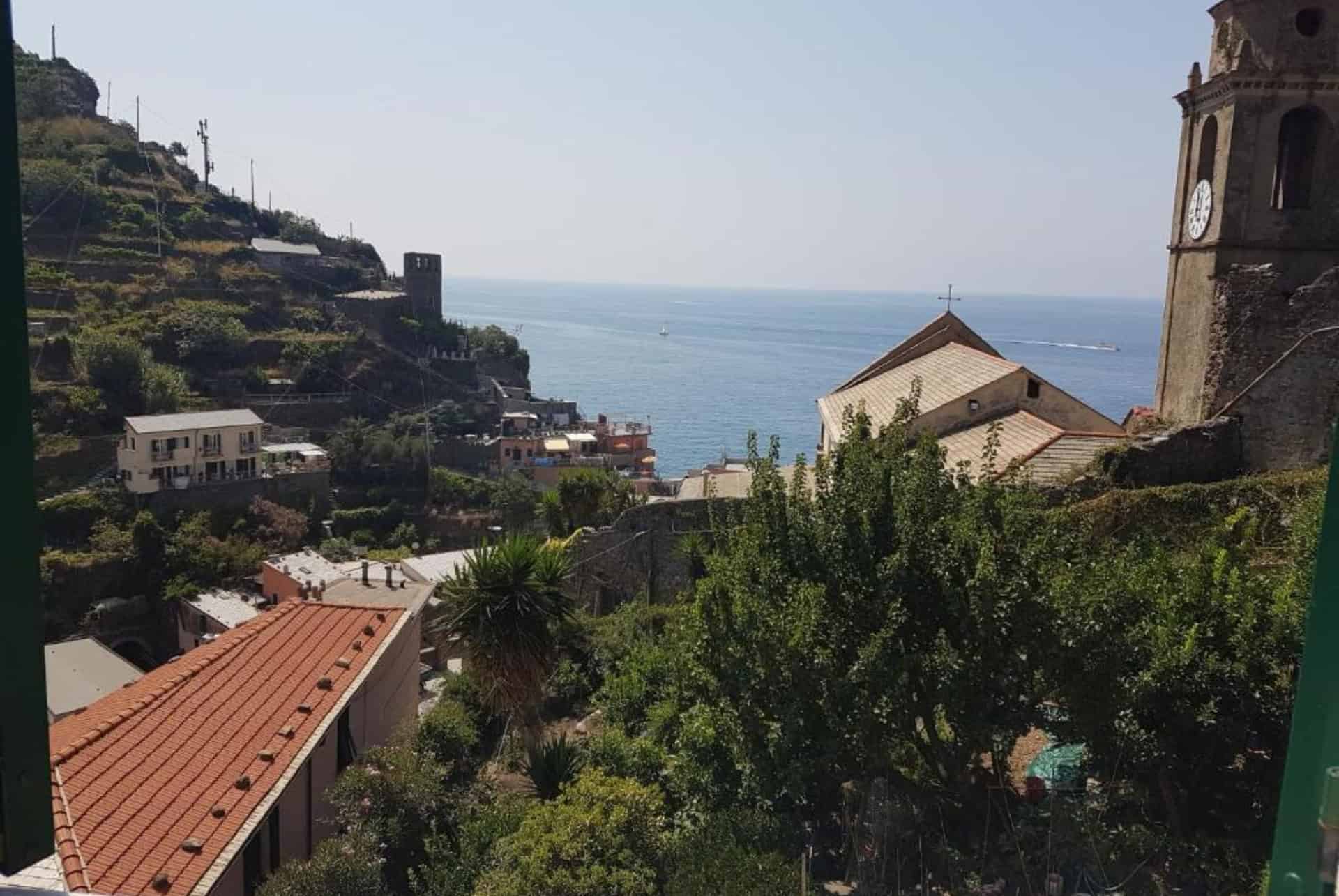 camere toni cinque terre