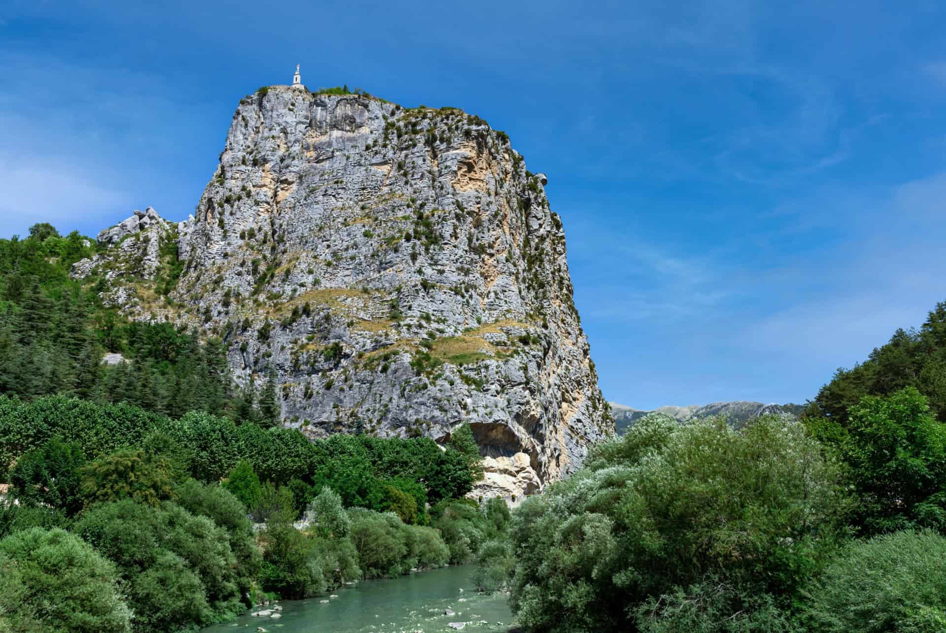 le roc et la chapelle notre dame du roc