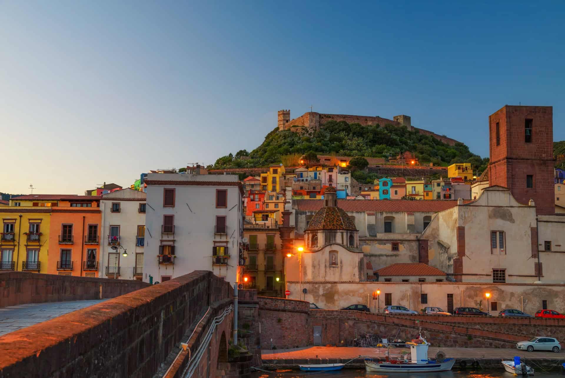 ou aller en sardaigne bosa et son chateau