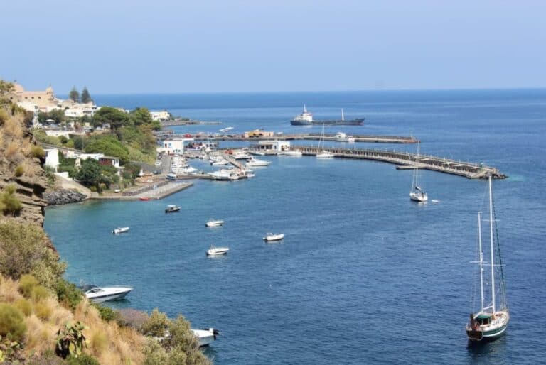 Journée d'excursion en bateau aux îles Éoliennes