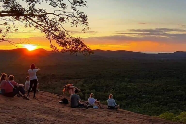 Randonnée autonome au rocher de Pidurangala