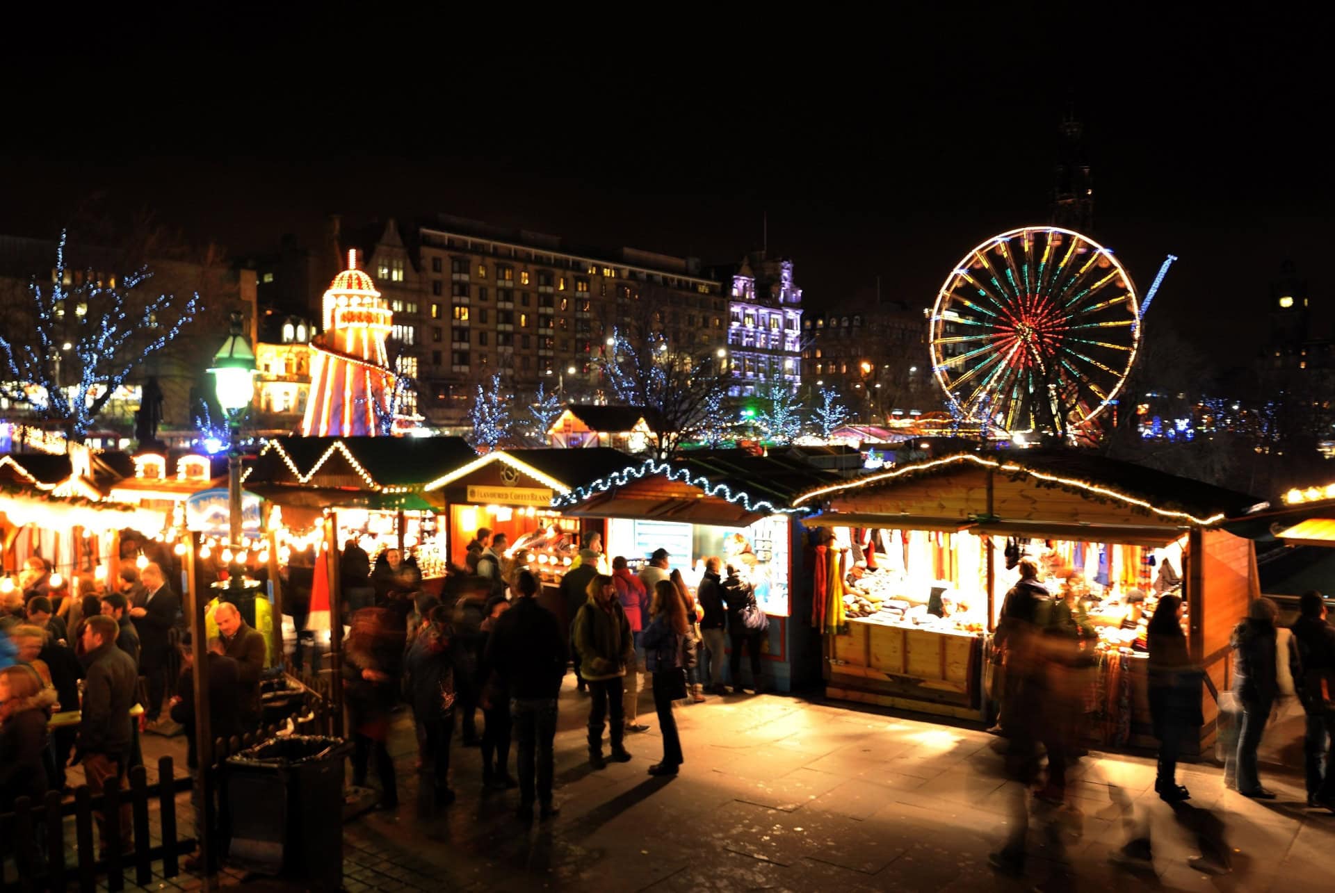 chalet marche noel decembre edimbourg
